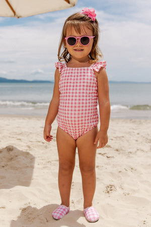 Roupa de Banho Moda Praia Infantil, Menina com look maiozinho para crianças, com acabamentos de qualidades e detalhes charmosos. Na estampa, Vichy Rosa, da Lili Sampedro.