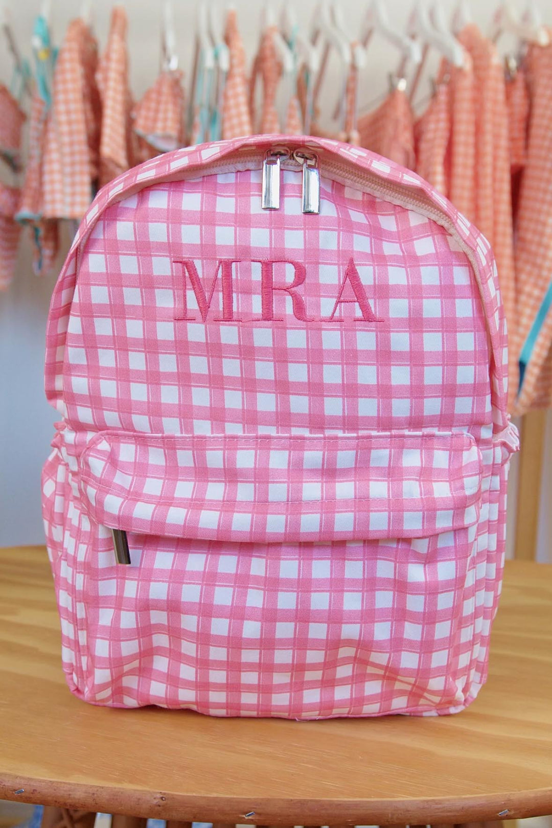 Mochila infantil com bordado personalizado na estampa Vichy Rosa