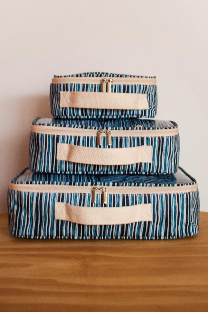 kit com três organizadores de mala na estampa Listras Azul Marinho da lili sampedro