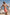 Shorts Masculinos Adulto Para praia, ideal para os dias de Sol. Com cós de elástico ajustável por cordão, praticidade para aproveitarem momentos à beira-mar. Na estampa exclusiva, Hibiscos Coral, da Lili Sampedro.