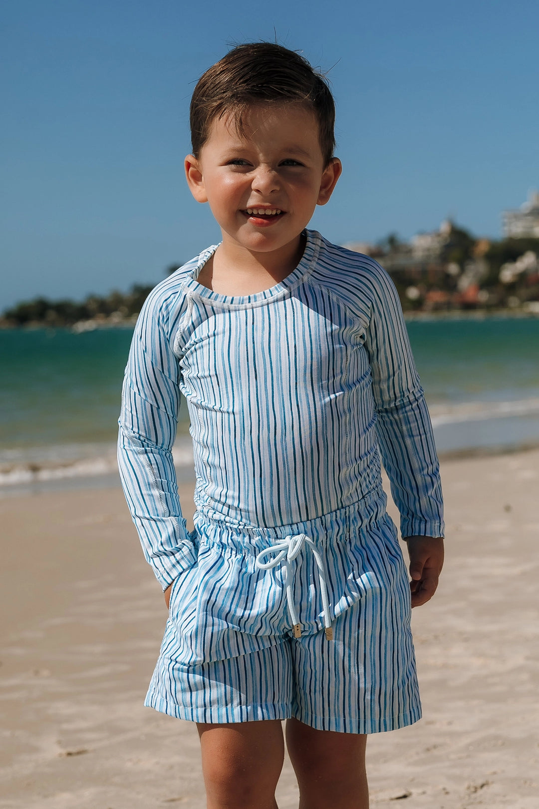 Camiseta Infantil Proteção UV Listras Azul Claro