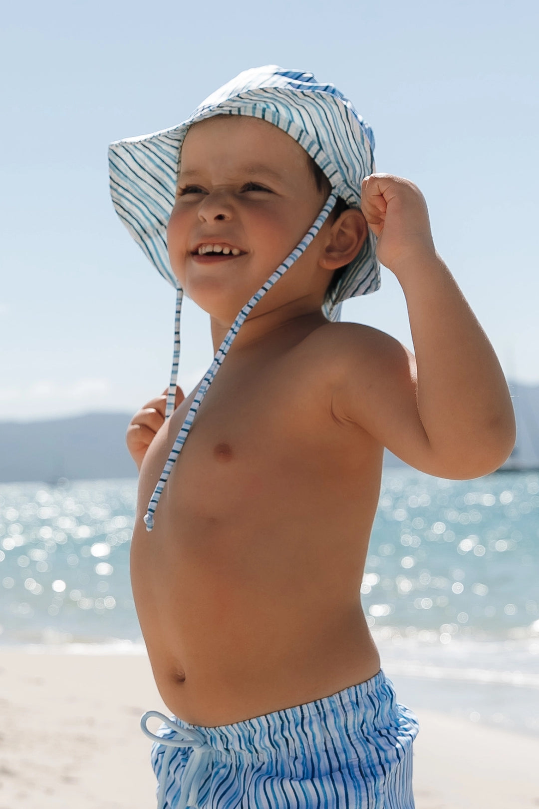 Chapéu de Praia Infantil com Proteção UV Listras Azul Claro