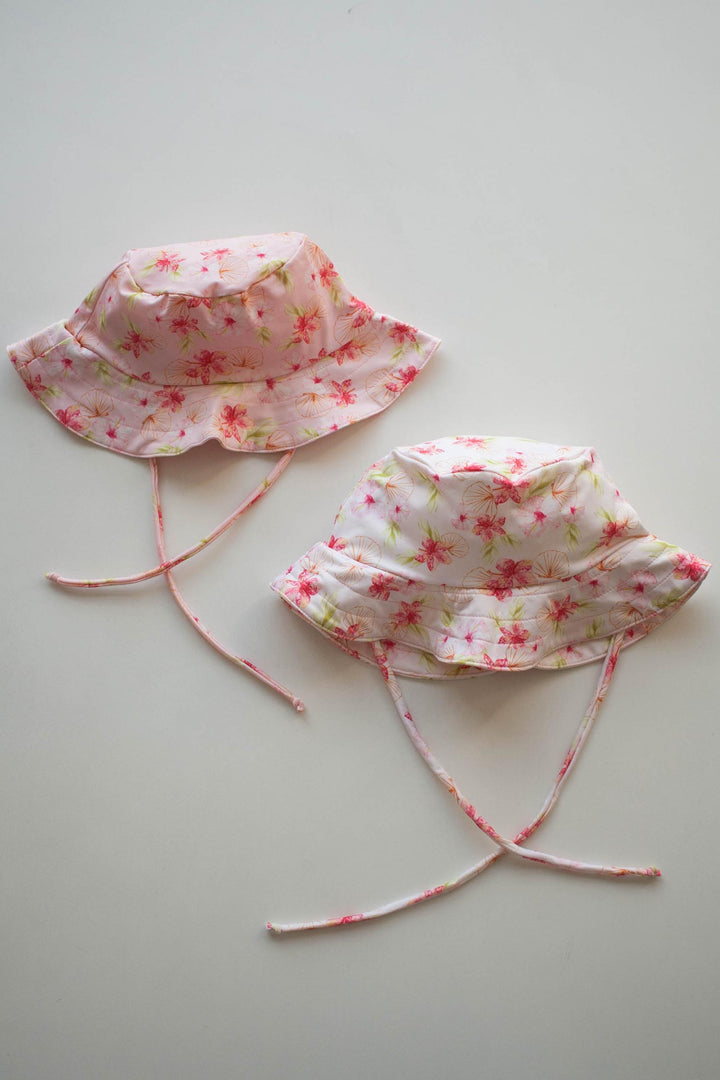 Chapeuzinho de praia infantil com estampa exclusiva da Lili Sampedro moda praia