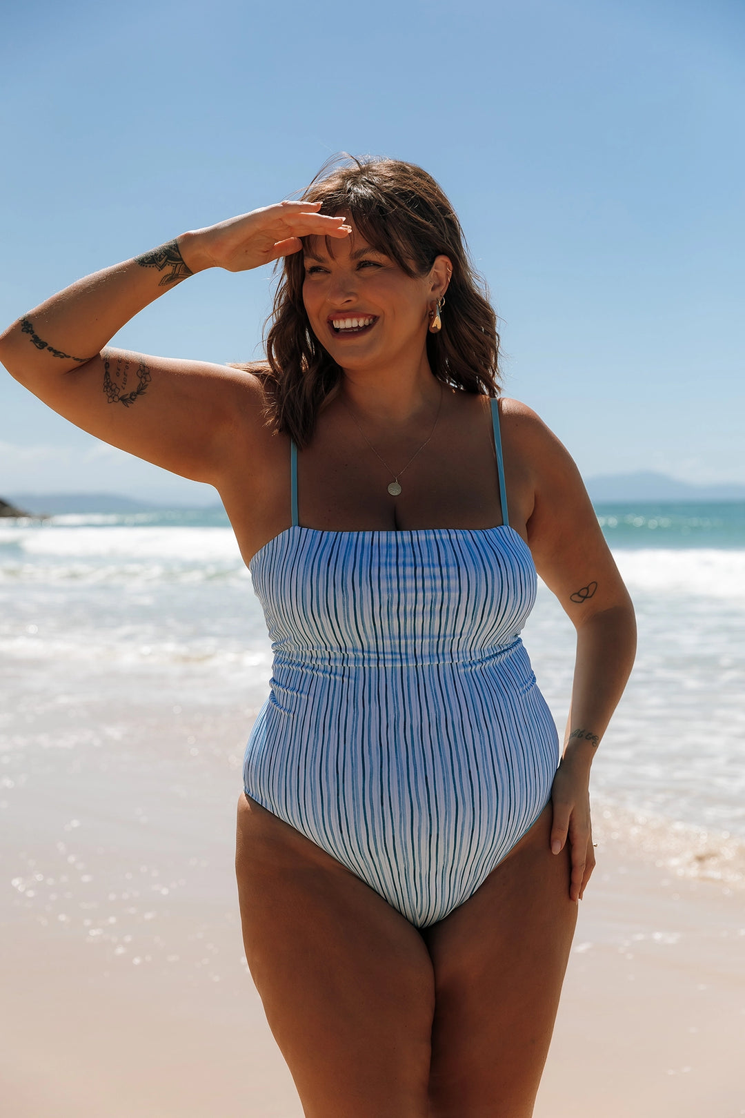 Maiô Chloe Listras Azul Claro