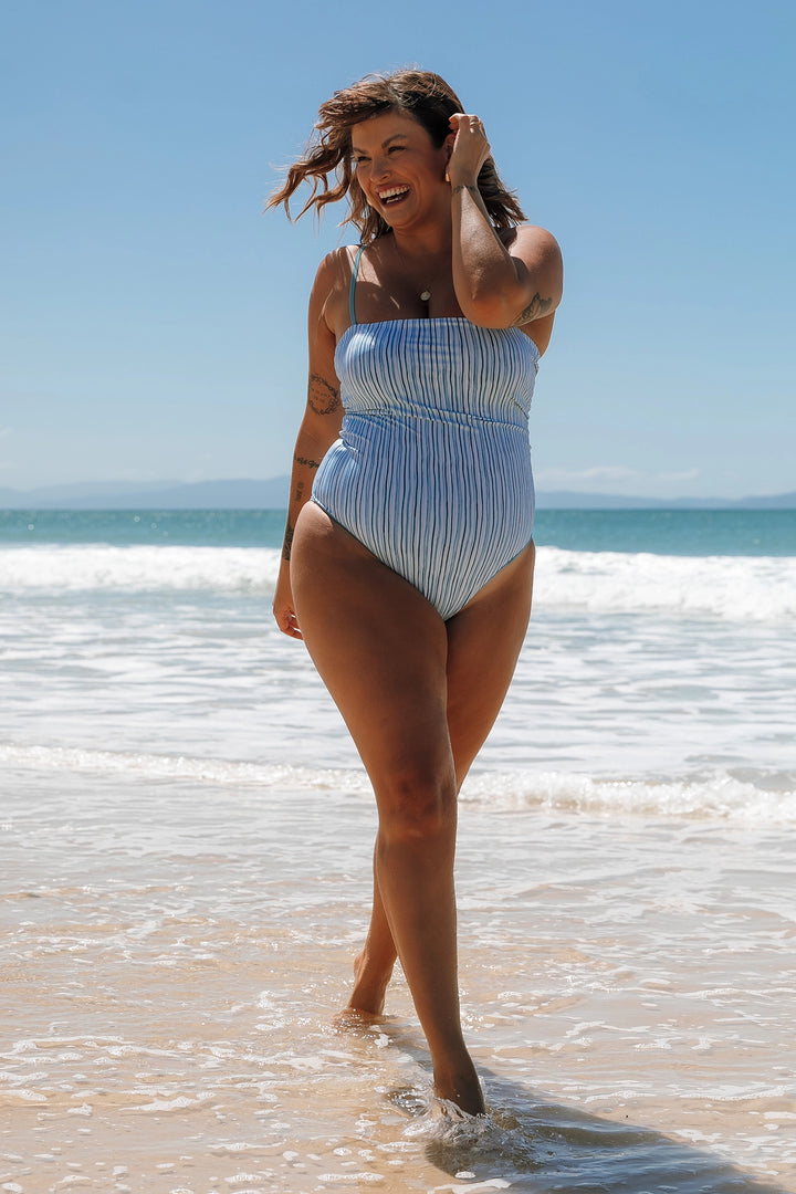 Maiô Chloe Listras Azul Claro