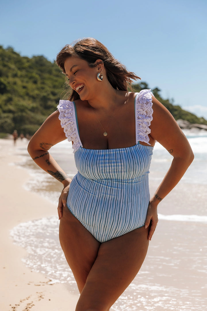 Maiô Chloe Listras Azul Claro