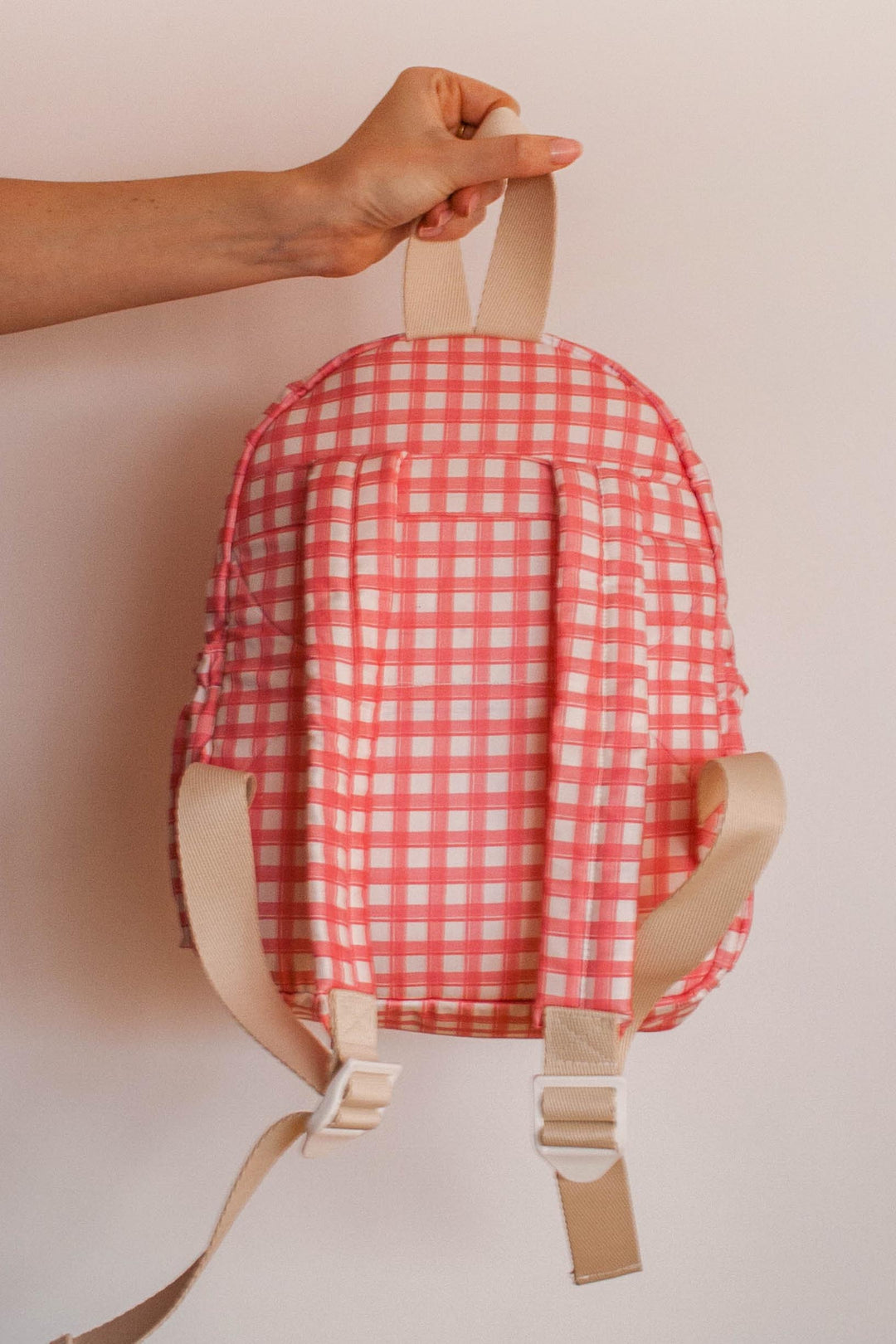 Mochila de escola com alças regulaveis na estampa Vichy Rosa da Lili