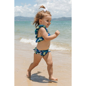 Biquíni de Praia Infantil Feminino com Babadinhos na Estampa Tartaruga Azul com Look para a família toda combinando da Lili Sampedro