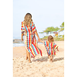 Saidinha Infantil Feminina de Praia na Estampa Xadrez da Collab da Charada Conceito com a Lili Sampedro
