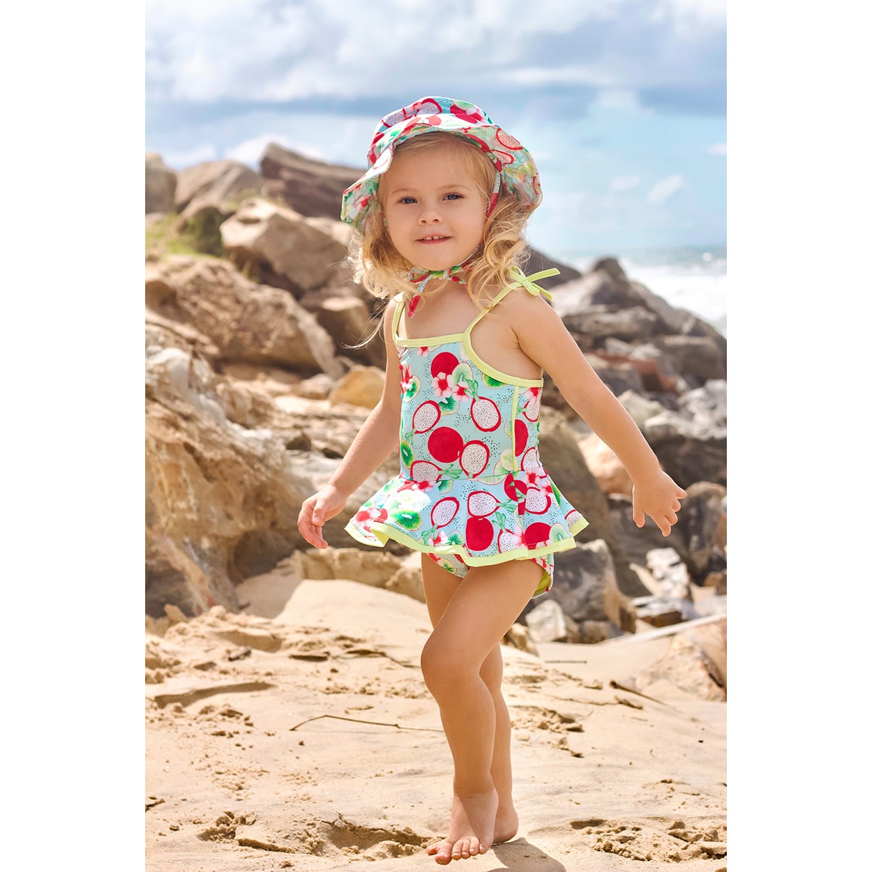 Maio Infantil Feminino com Babadinhos para Praia na Estampa Kiwi e Pitaya da Lili Sampedro
