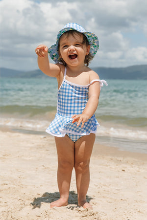 Maiô de Praia Infantil Feminino com Babadinho Estampa Vichy Xadrez Branco e Azul da Lili Sampedro Moda Praia Família