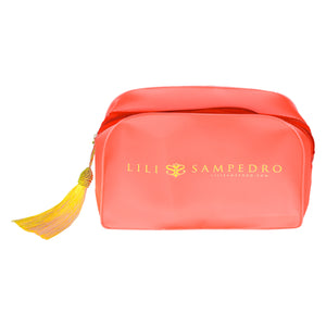 Necessaire de Silicone na Cor Coral com escrito SUMMER em Amarelo com Pompom Tassel Amarelo da Lili Sampedro Moda Praia