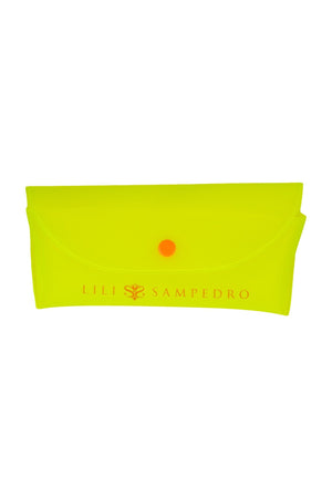 Porta Óculos Amarelo Neon de Silicone com Logo Lili Sampedro para Praia ou Piscina