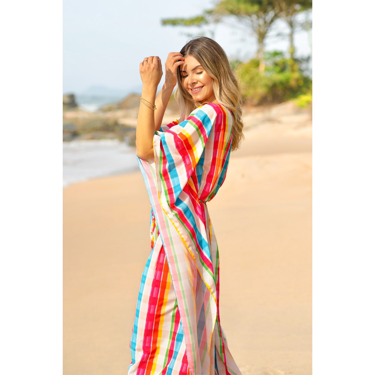 Saída de Praia Kaftan na Estampa Xadrez da Collab Charada Conceito com a Lili Sampedro