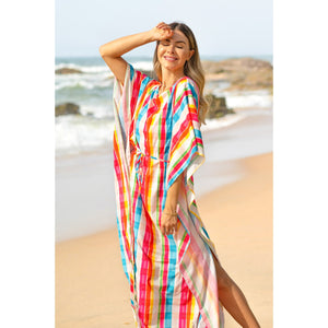Saída de Praia Kaftan na Estampa Xadrez da Collab Charada Conceito com a Lili Sampedro