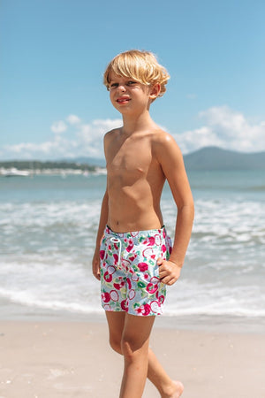 Short Infantil Masculino de Praia Bermuda na Estampa Kiwi e Pitaya da Lili Sampedro